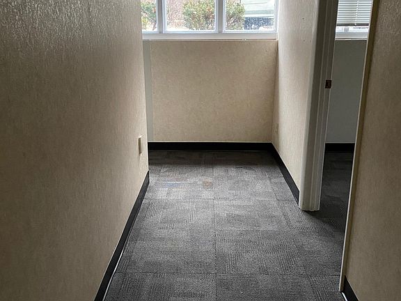 4th image of 1089 Kinkead Ave #102-B