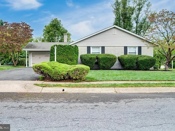 1616 Westwood Rd, Wyomissing, PA 19610