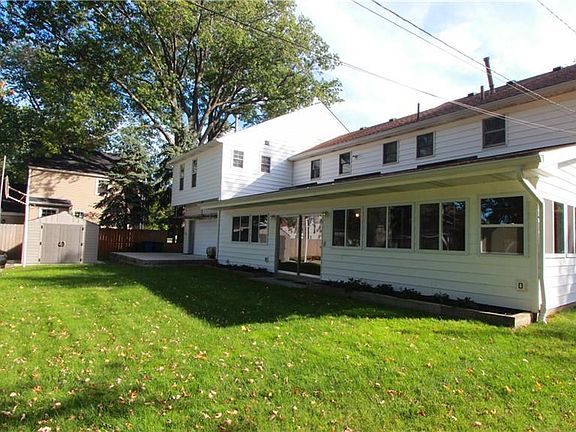 2nd image of 33266 Redwood Blvd