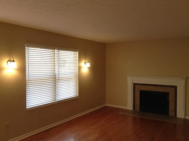 4564 Schoolhouse Rd — Photo 3