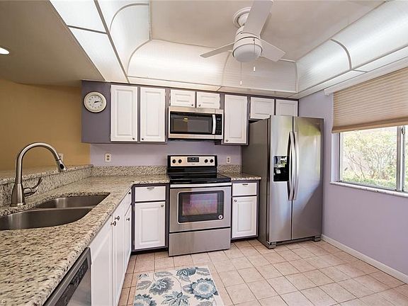 5th image of 126 Palm Dr #7