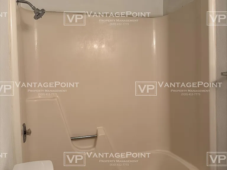 1920 Division St #11 — Photo 10