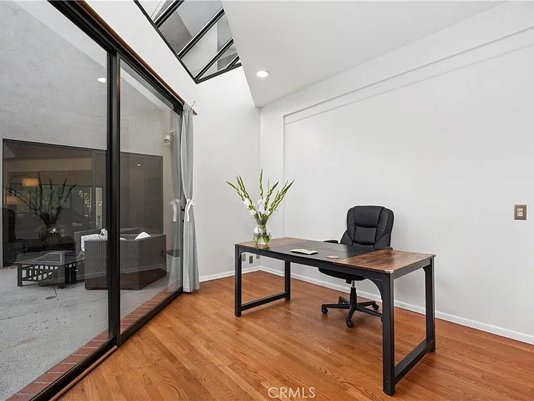 341 S Meadows Ave — Photo 25