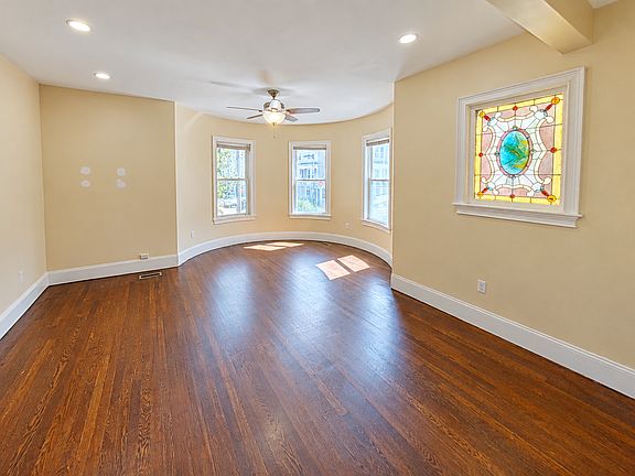 5th image of 81 Hillside St #1R