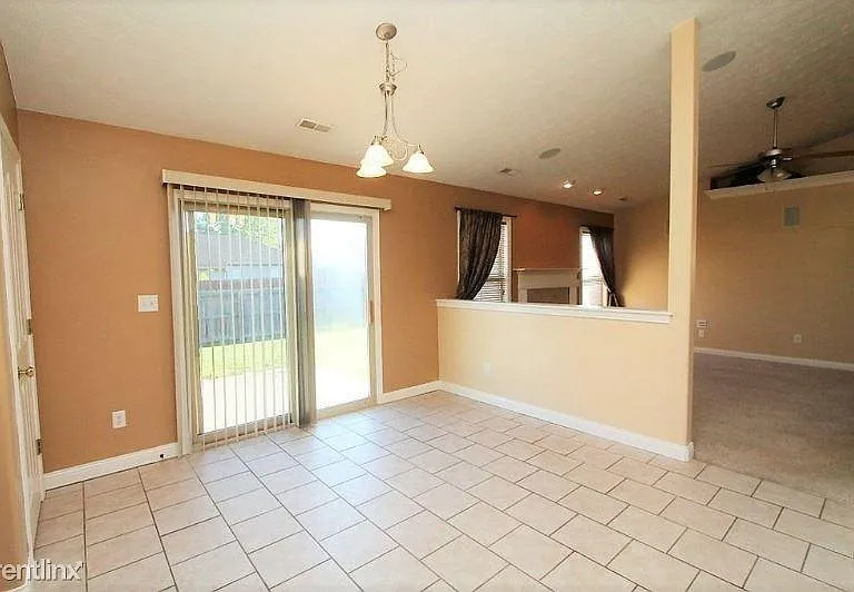 1410 Crusade Dr — Photo 5
