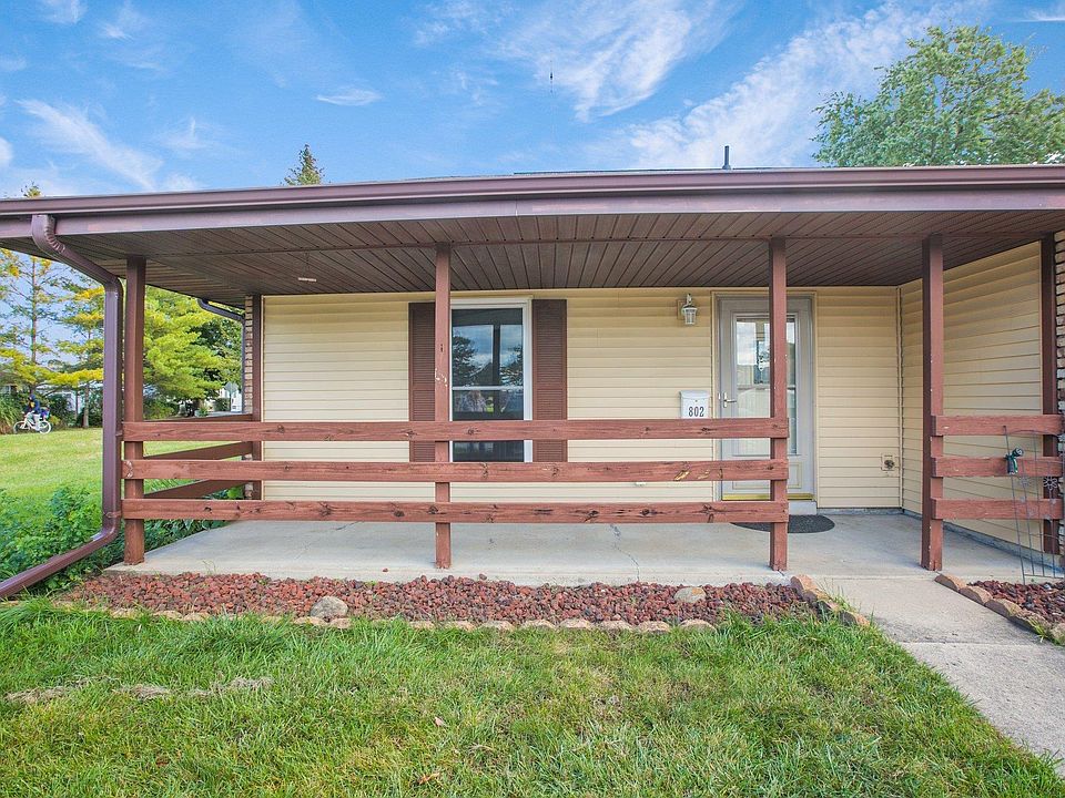 1st image of 802 Berkley Cir