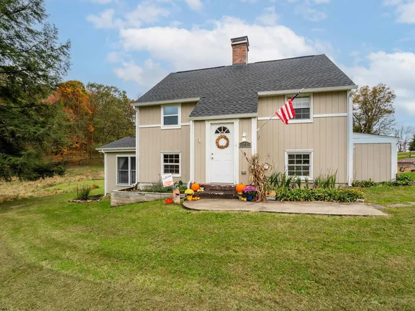 21 W Rd, Arthurdale, WV 26520