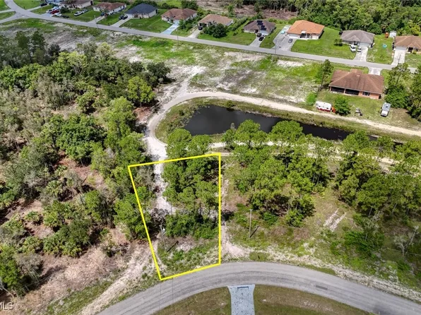 445 Burrstone Dr, Lehigh Acres, FL 33974