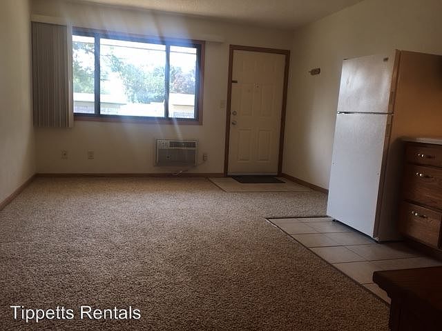 2nd image of 2222 32nd St S APT 11