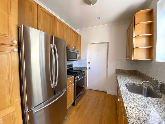 5th image of 6135 W Arlington Pl #2