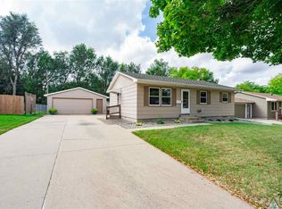 735 N Leadale Ave, Sioux Falls, SD 57103
