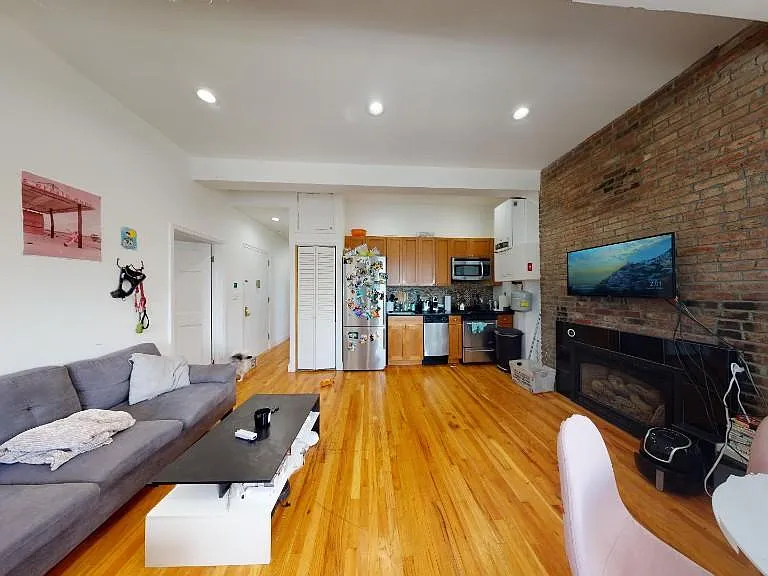 207 2nd Ave #5F — Photo 2