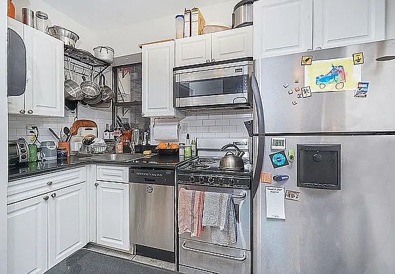 4th image of 220 W 111th St APT 2A