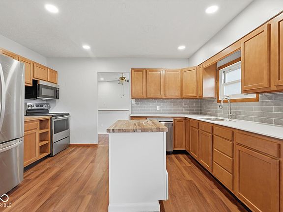 5th image of 875 W Highland Dr