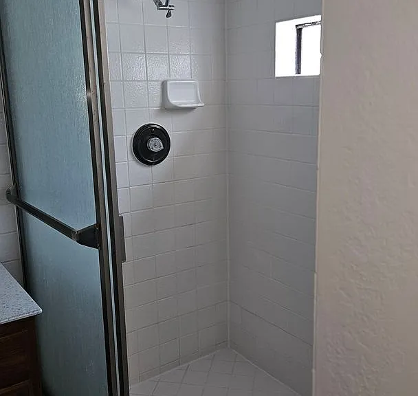 109 E Rosewood Ct — Photo 15
