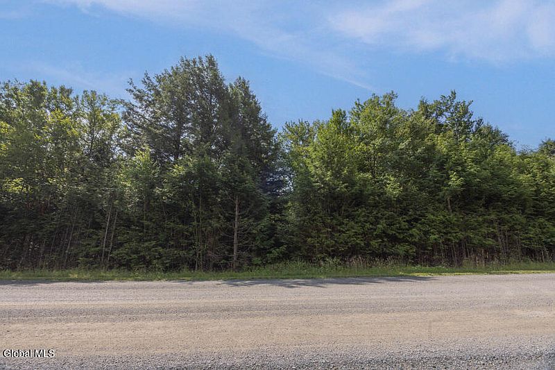 3rd image of 87 Pond View Road