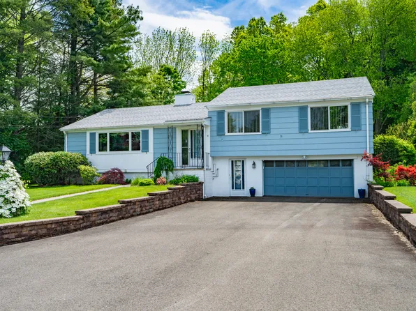 18 Russell Road, North Haven, CT 06473