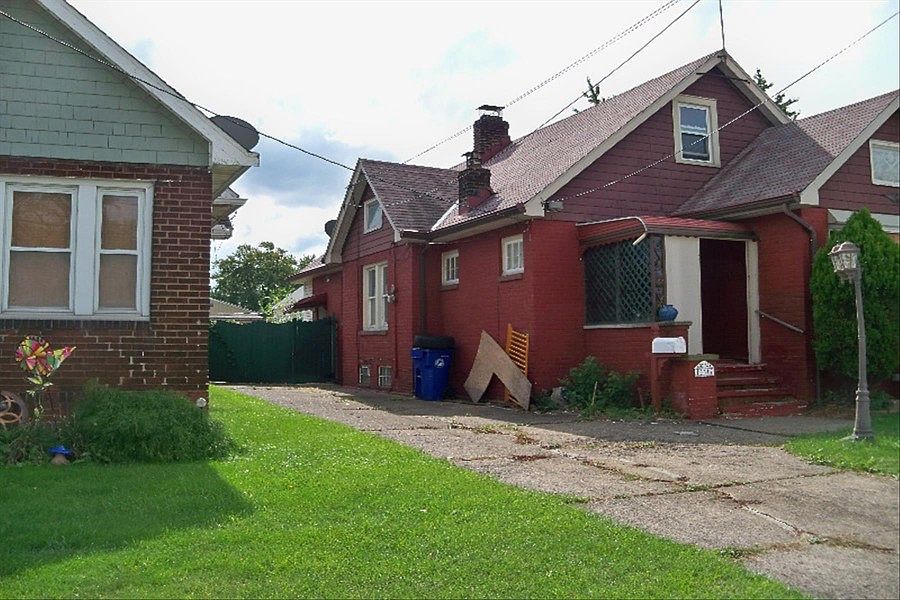 2nd image of 13617 Astor Ave