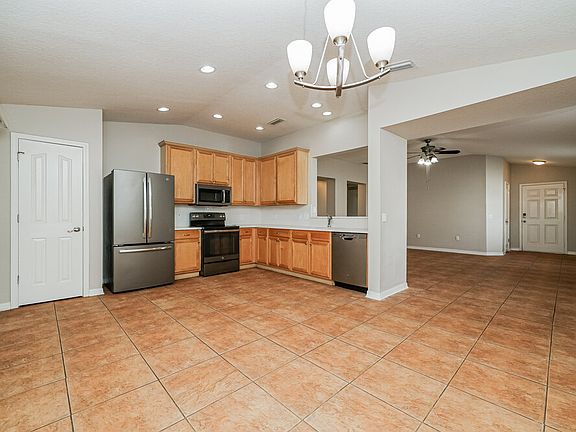 5th image of 10622 Boyette Creek Blvd