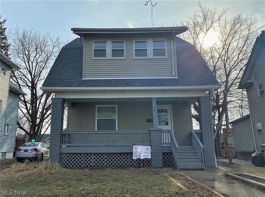 72 Ido Ave photo 1