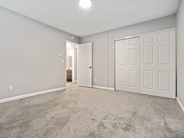 8332 SW 21st Ave — Photo 9