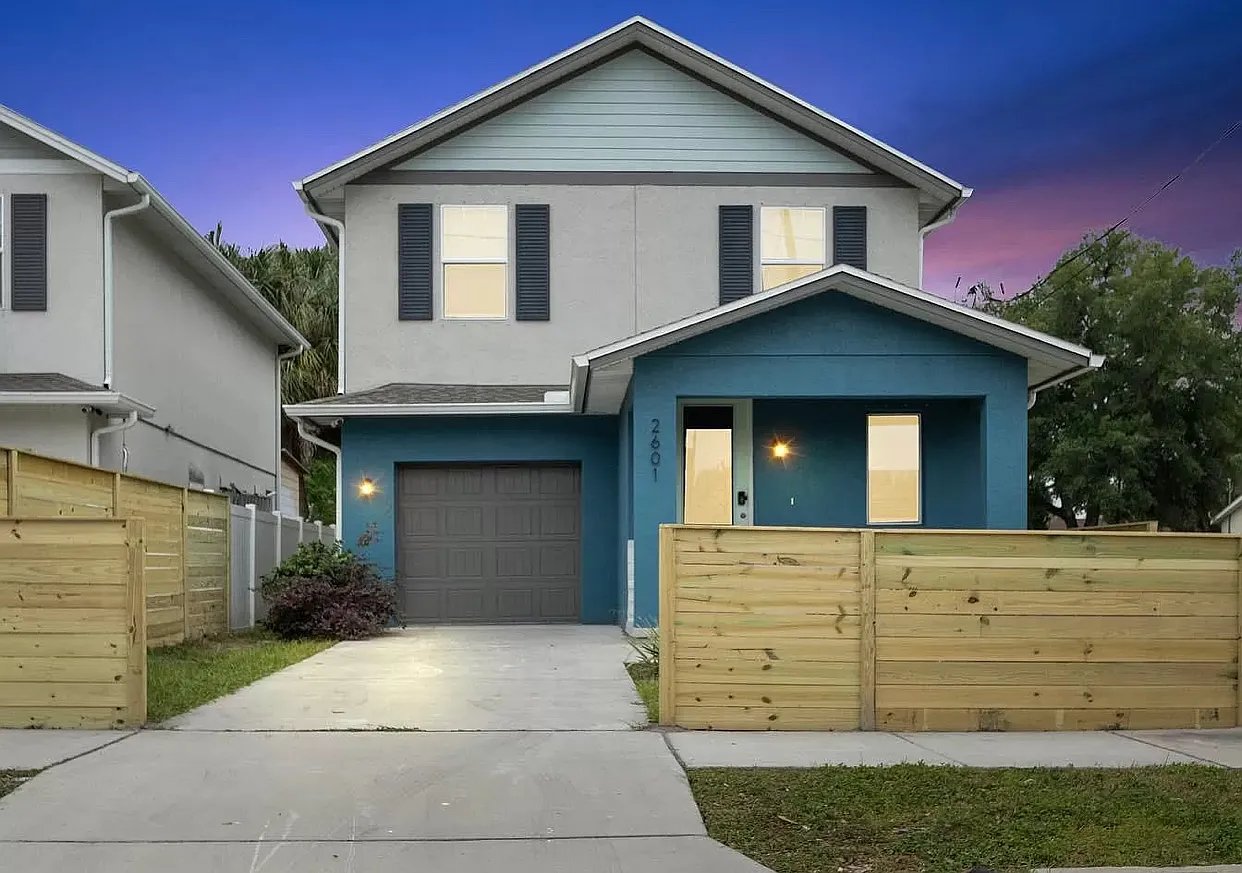2601 E Lake Ave — Photo 1