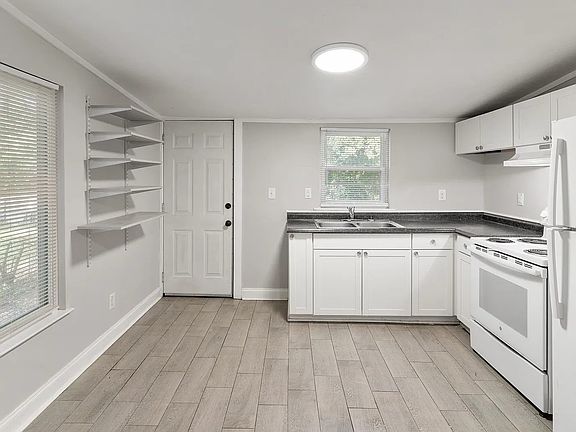 5th image of 2813 Royal St