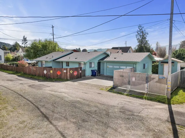 321 Greenwood Rd, Blue Lake, CA 95525