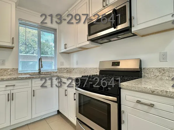 7260 1/2 Fountain Ave, Los Angeles, CA