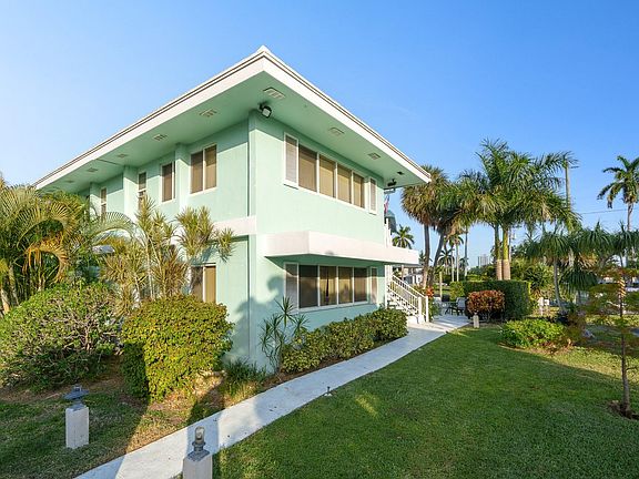5th image of 810 SE 22nd Avenue #102