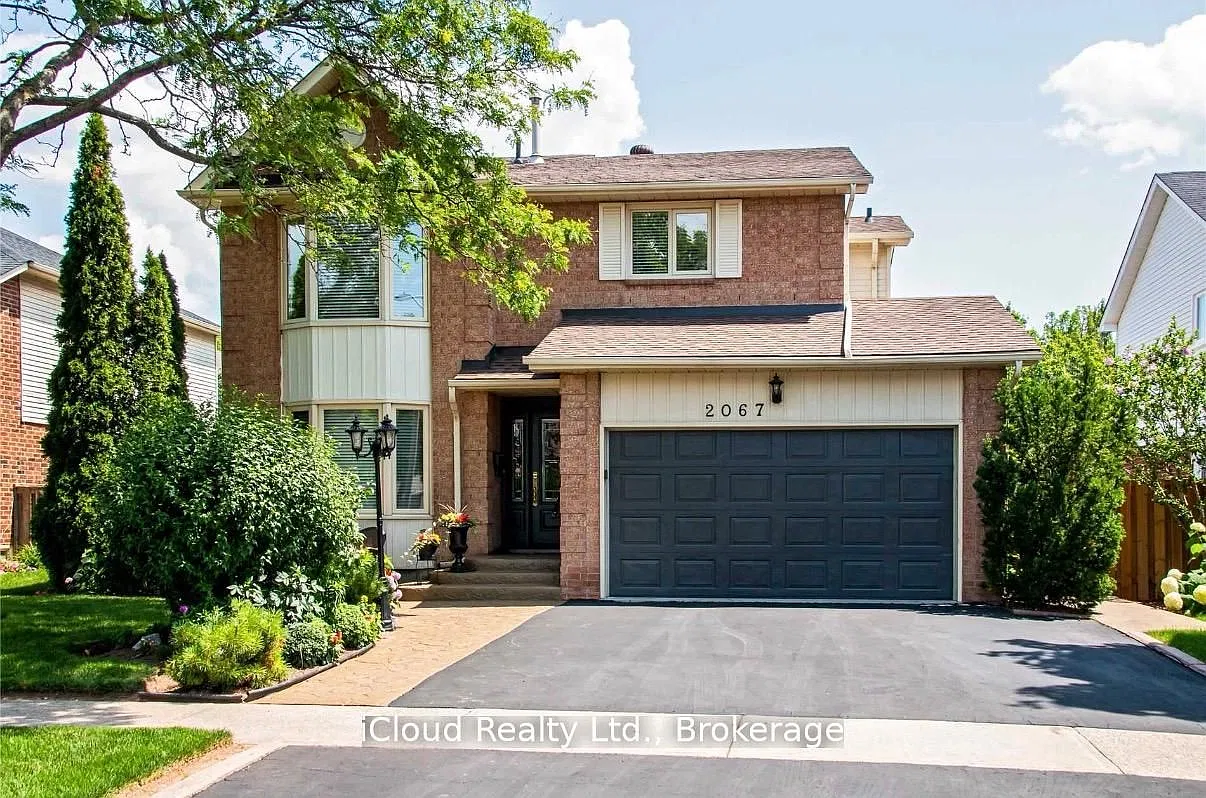 3 bed, $4,300 — Photo 1