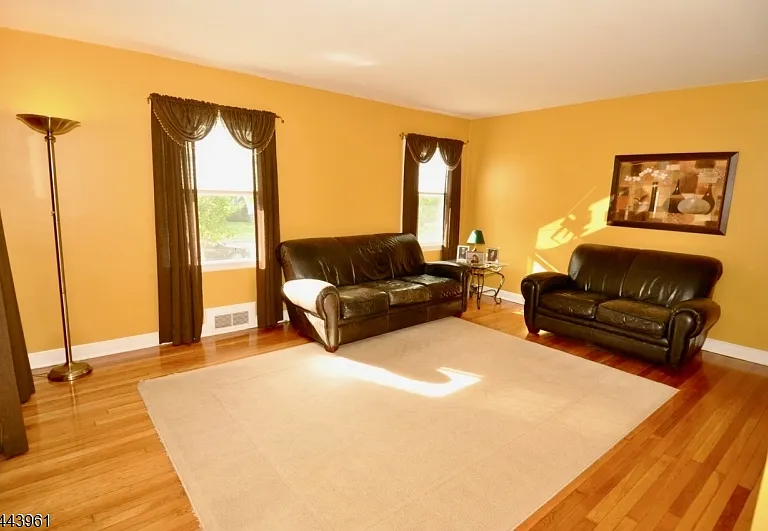 44 Winchester Rd — Photo 7