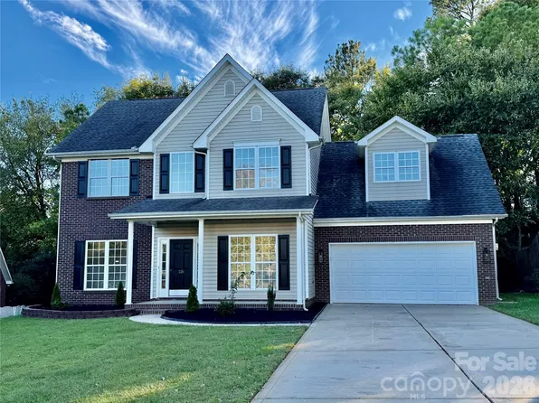 116 Huckleberry Ln, Mount Holly, NC 28120