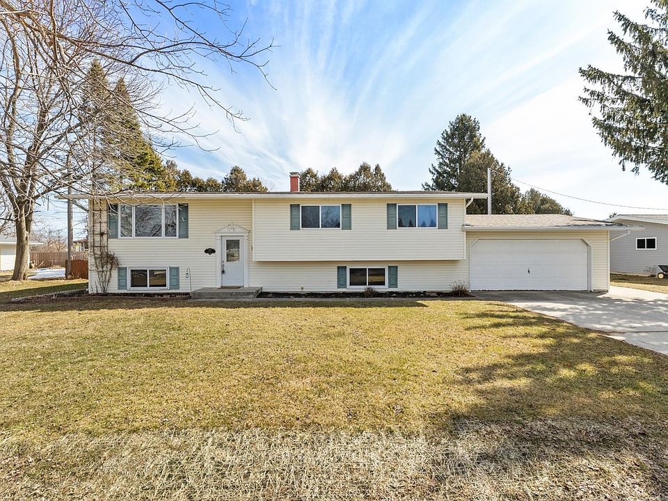 1st image of 937 Cherry Hill Dr