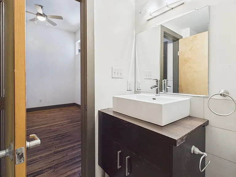 1322 W Broad St — Photo 39