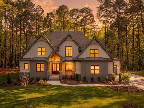 330 Hidden Lake Dr, Youngsville, NC 27596