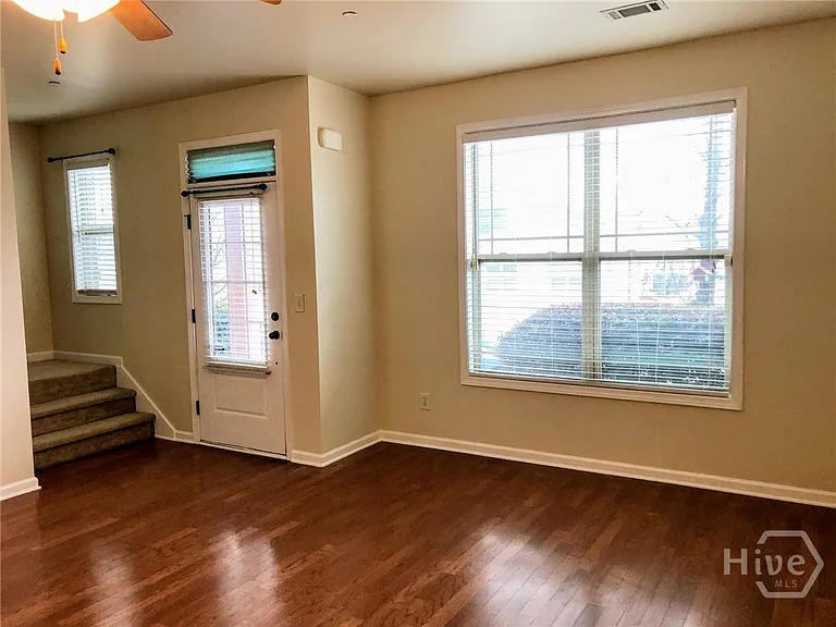 127 Red Maple Dr — Photo 3