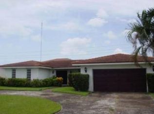 820 NW 207th St, Miami Gardens, FL 33169