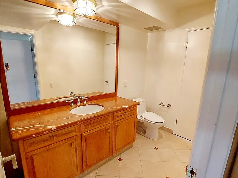 16545 Park Lane Cir — Photo 11