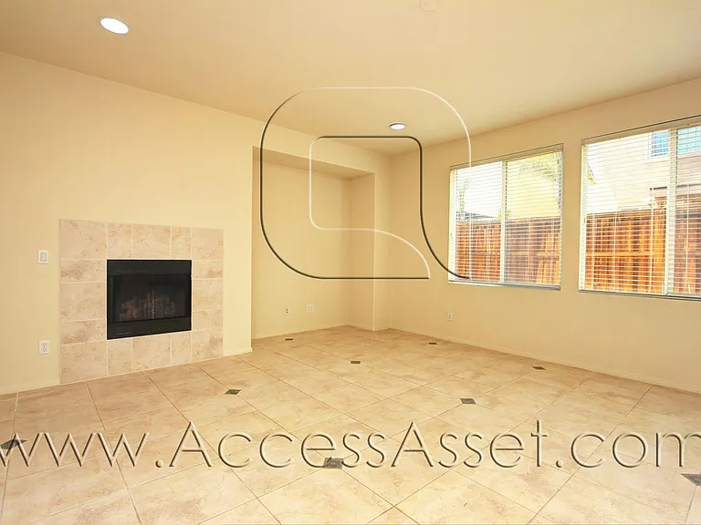 32009 Merano St — Photo 4
