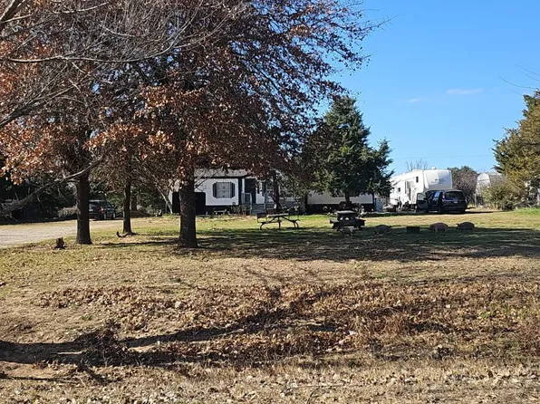 127 Lowrey Cir, Springtown, TX 76082