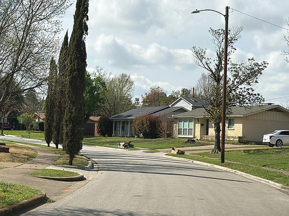 5th image of 8130 Clear Springs Rd