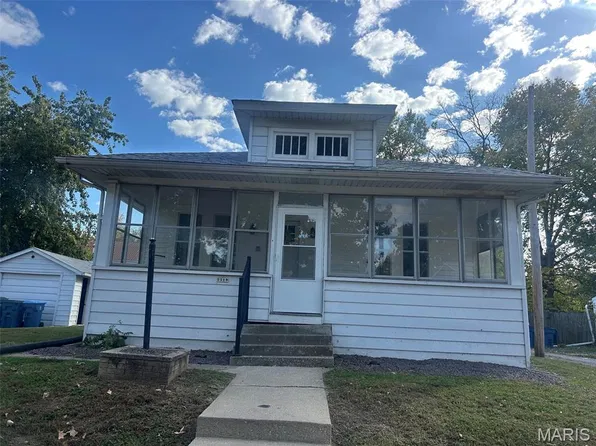 2519 Bostwick St, Alton, IL 62002