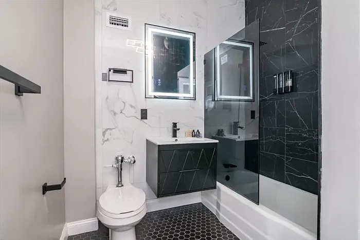 140 Chestnut St #140 — Photo 1