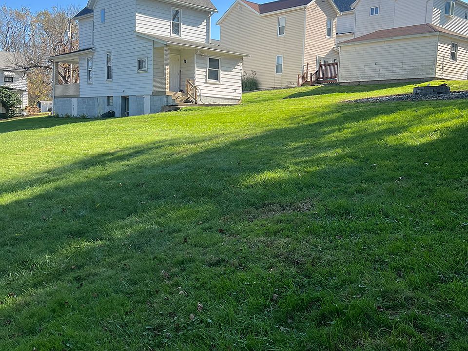 1st image of 130 Oakmont St