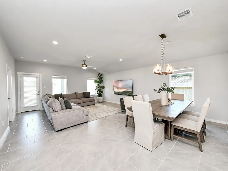 3306 Dagostino Creek Dr — Photo 23