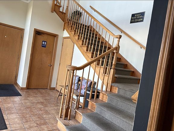 4th image of 6 Apple Tree Ln