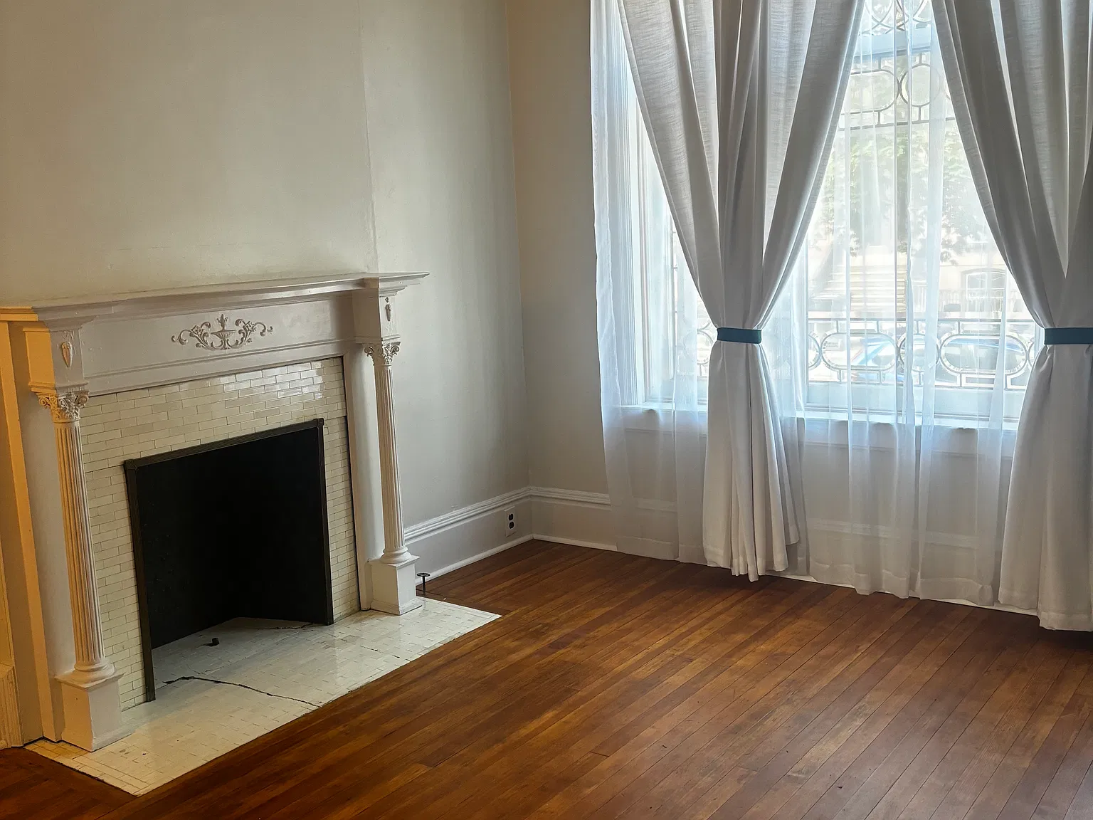 Studio, $900 — Photo 4