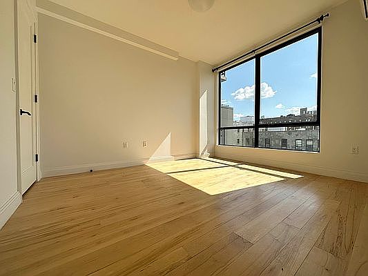 5th image of 564 Saint Johns Pl #622