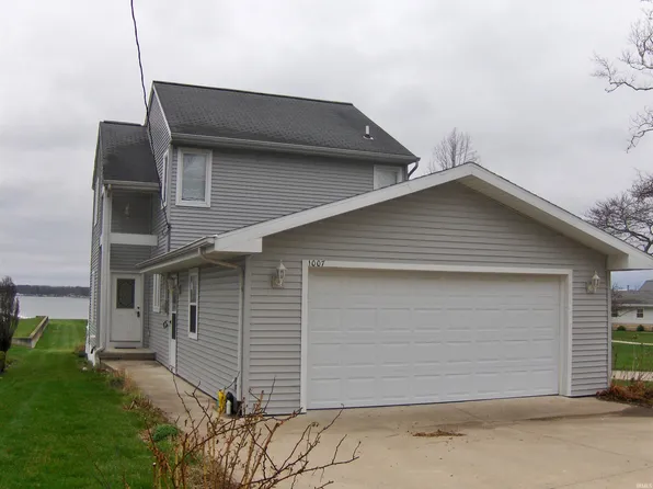 1007 Chapman Lake Dr, Warsaw, IN 46582